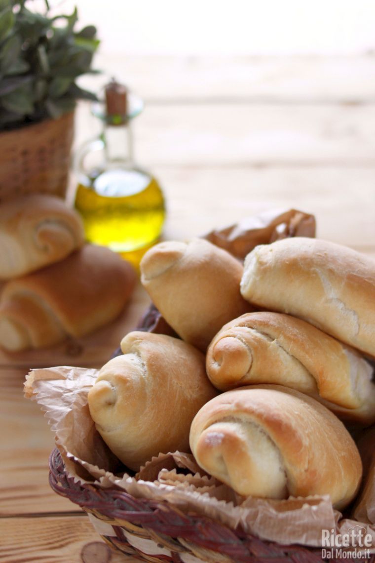Ricetta panini all'olio morbidi