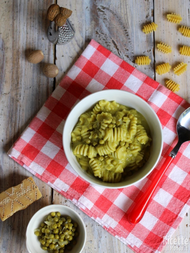 Come fare la pasta con crema di piselli
