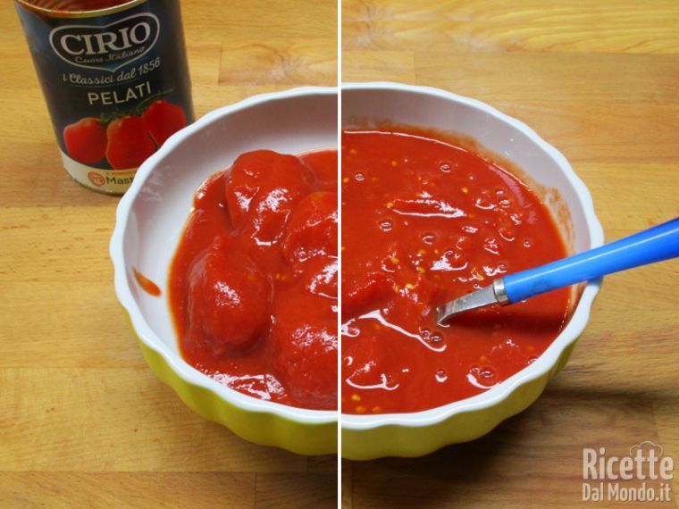 Schiacciare i pomodori