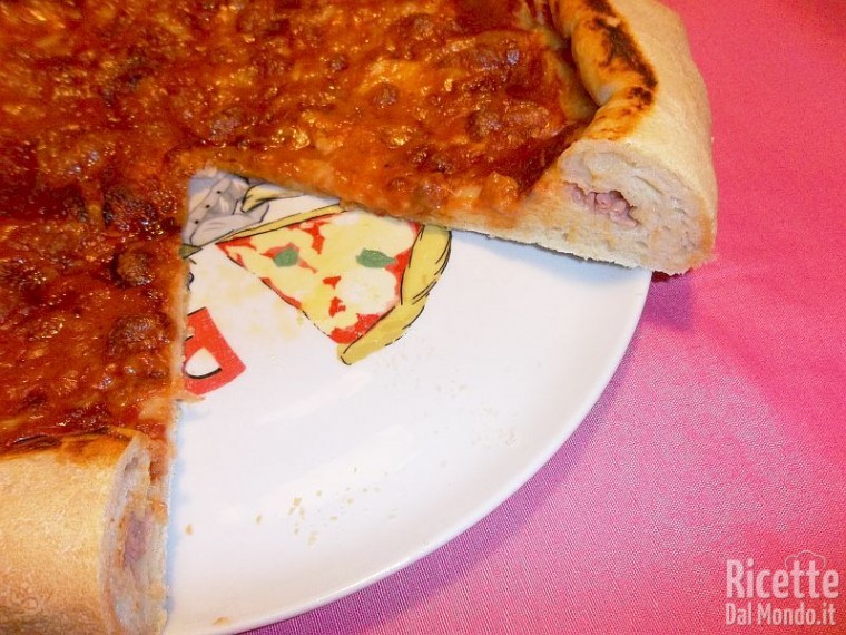 Ricetta Pizza con il Cornicione Ripieno