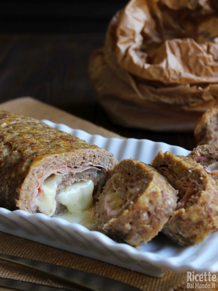 Polpettone con prosciutto cotto e provola farcito