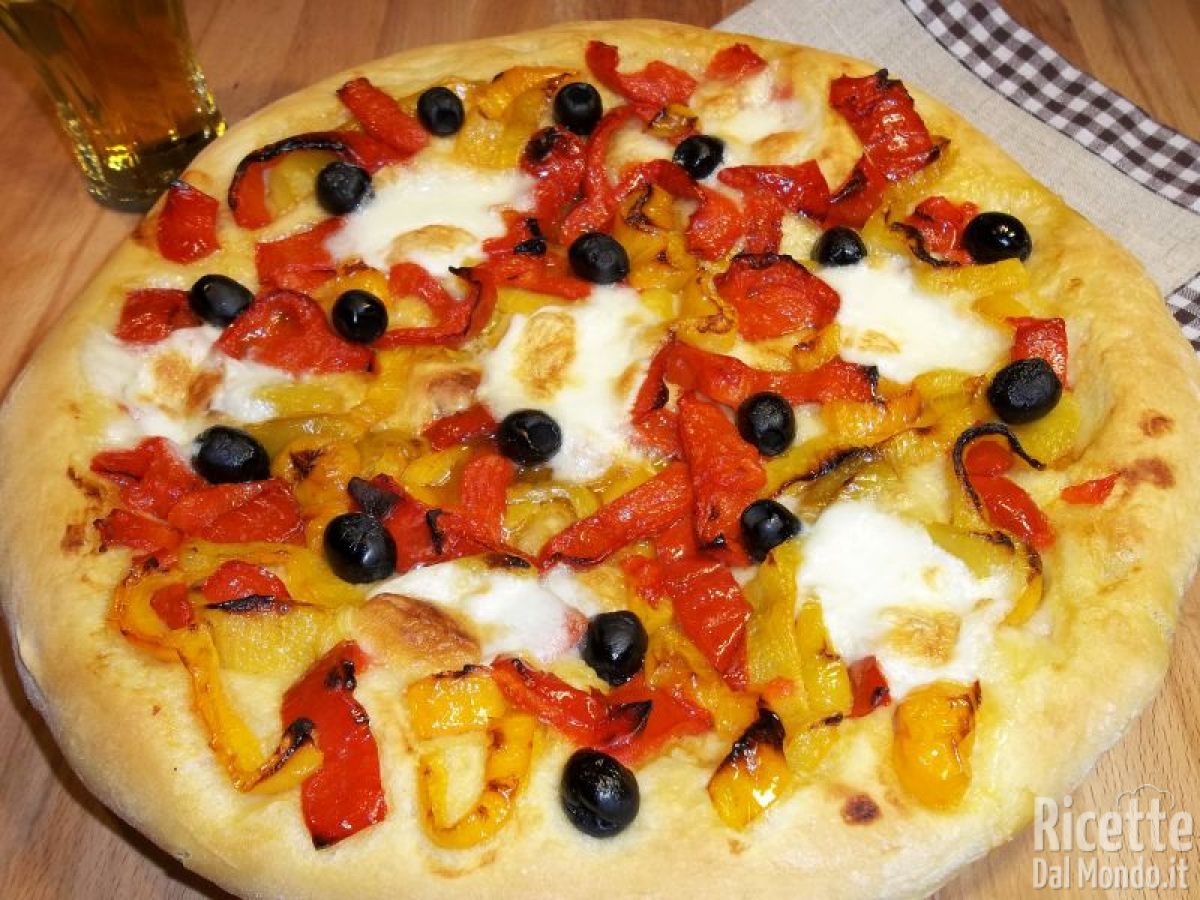 Ricetta Pizza ai peperoni, fatta in casa (ricca e digeribile)