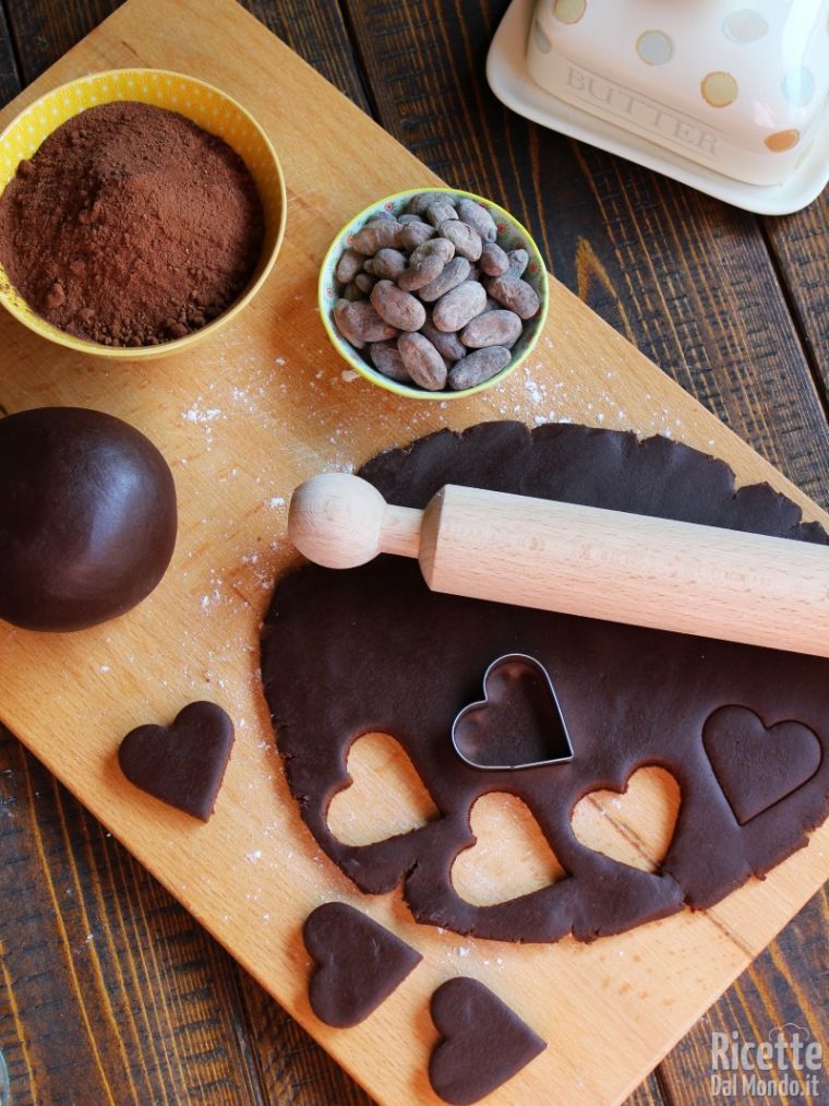 Pasta frolla al cacao morbida e friabile