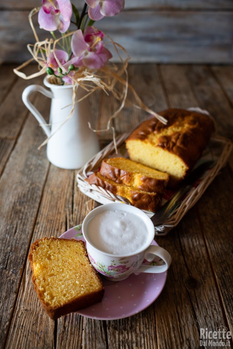 Come fare il plumcake allo yogurt umidissimo