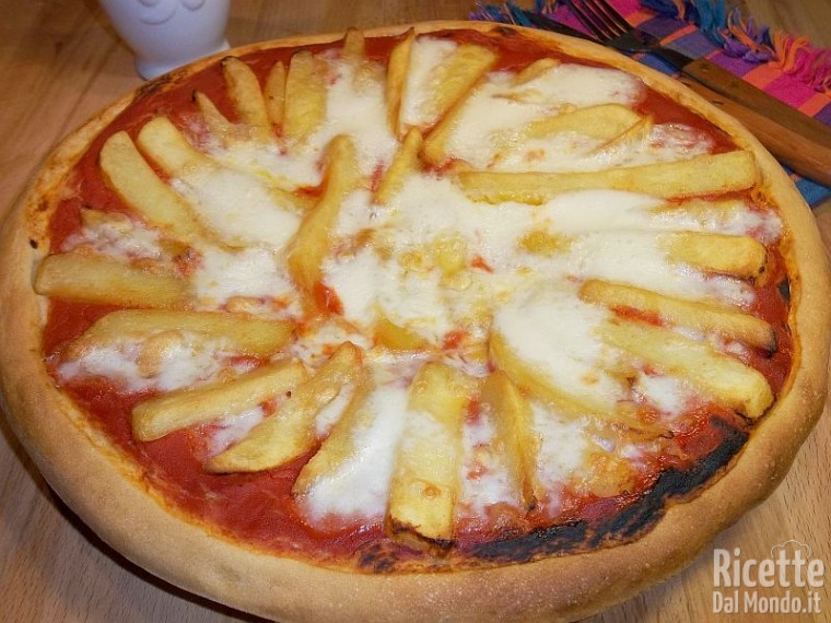 Pommes Pizza Pizza Con Patate Fritte — Rezepte Suchen