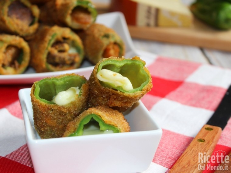 Peperoncini Ripieni Di Formaggio Ricettedalmondo It