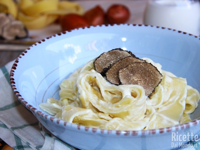 Ricetta pappardelle al tartufo cremose