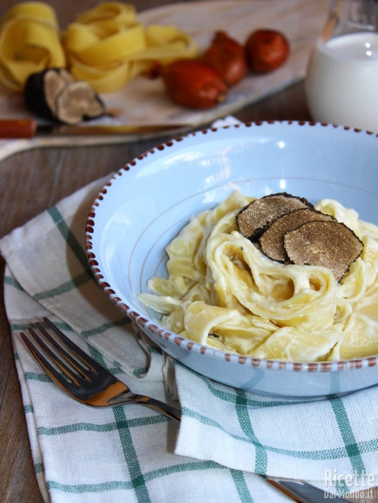 Come fare le pappardelle al tartufo cremose