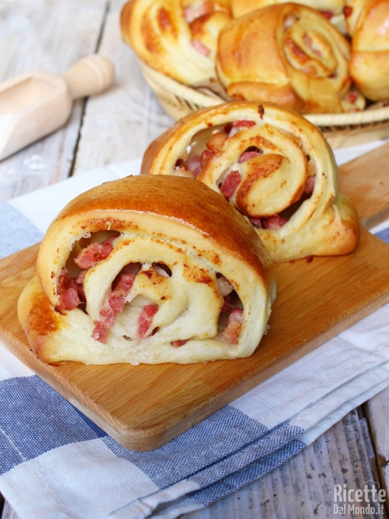 Come fare i panini rustici farciti