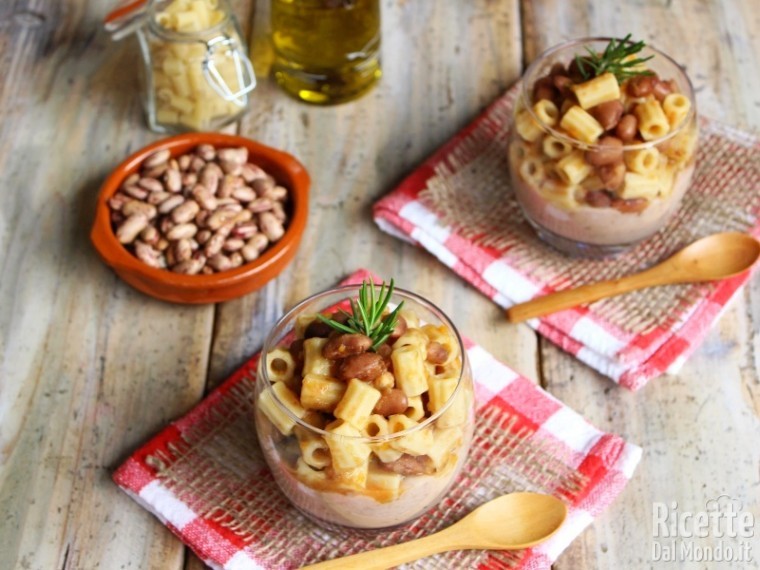 Pasta e fagioli nel bicchiere monoporzione
