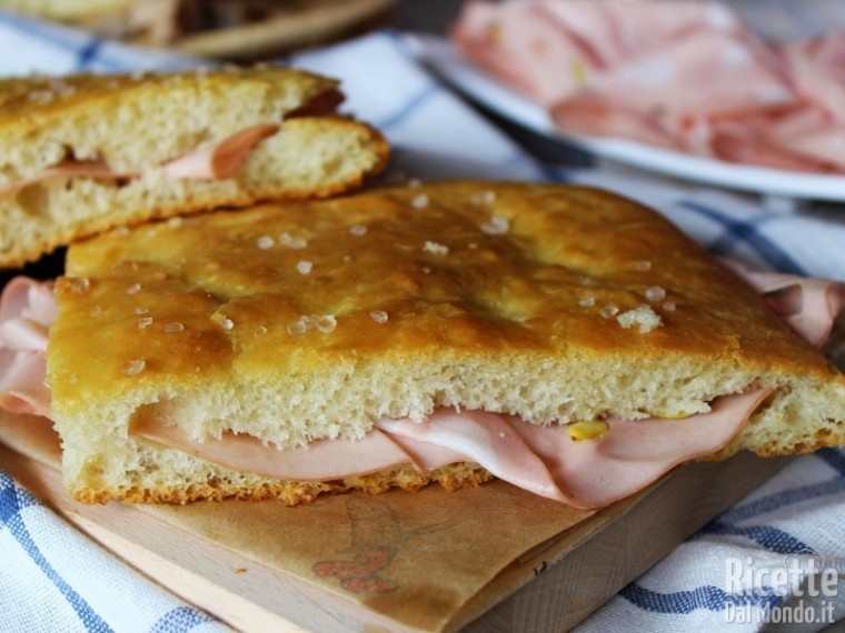 Pizza e mortazza romana