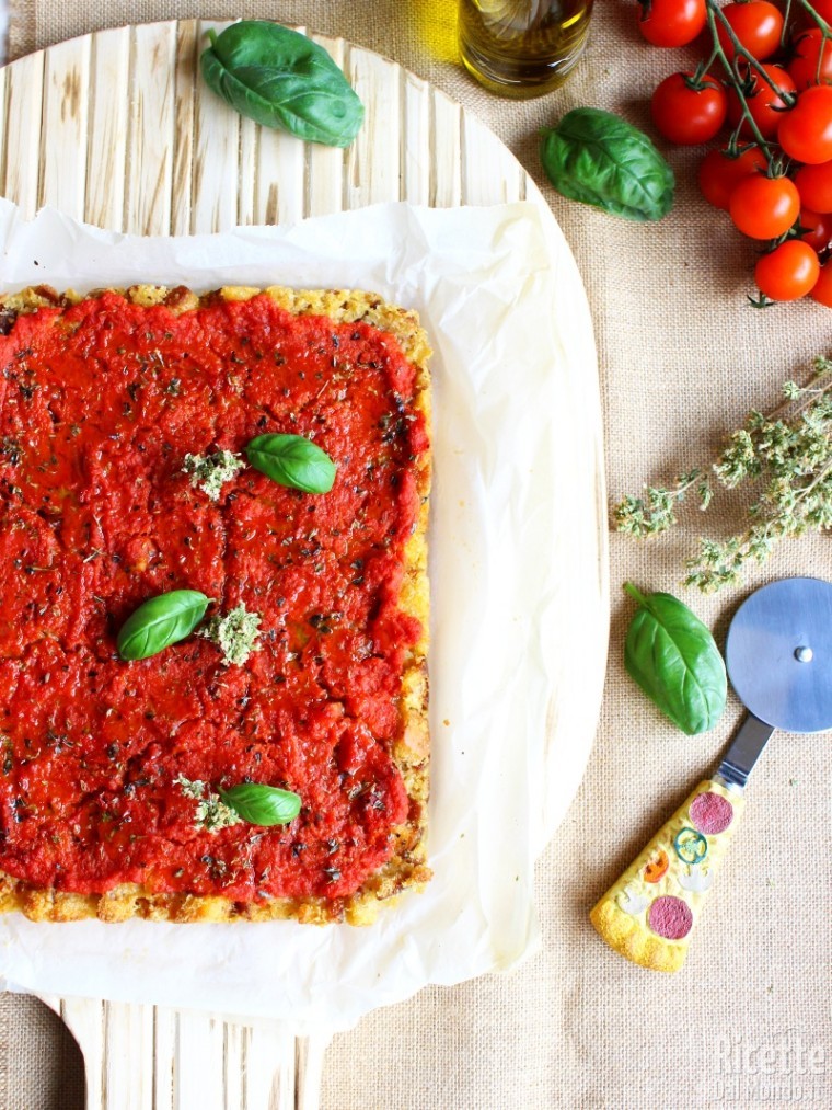 Pizza di pane raffermo riciclato