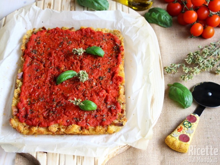 Pizza di pane raffermo: come riciclare il pane