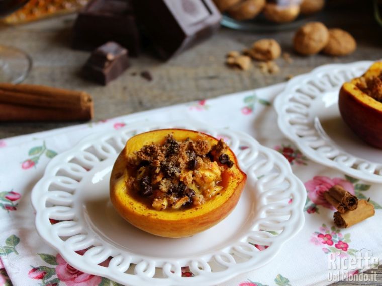 Pesche ripiene al forno fatte in casa