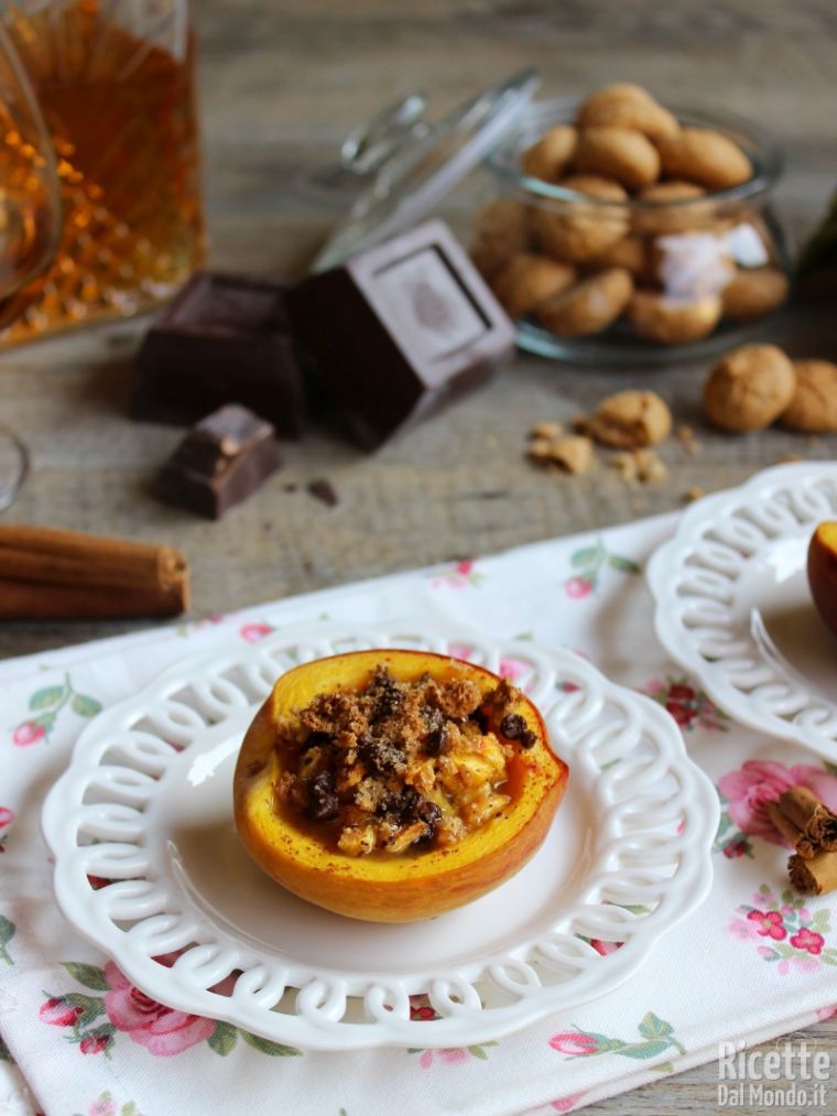 Come fare le pesche ripiene al forno