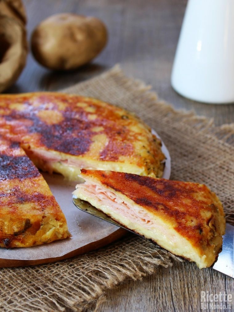 Come fare la pizza di patate in padella