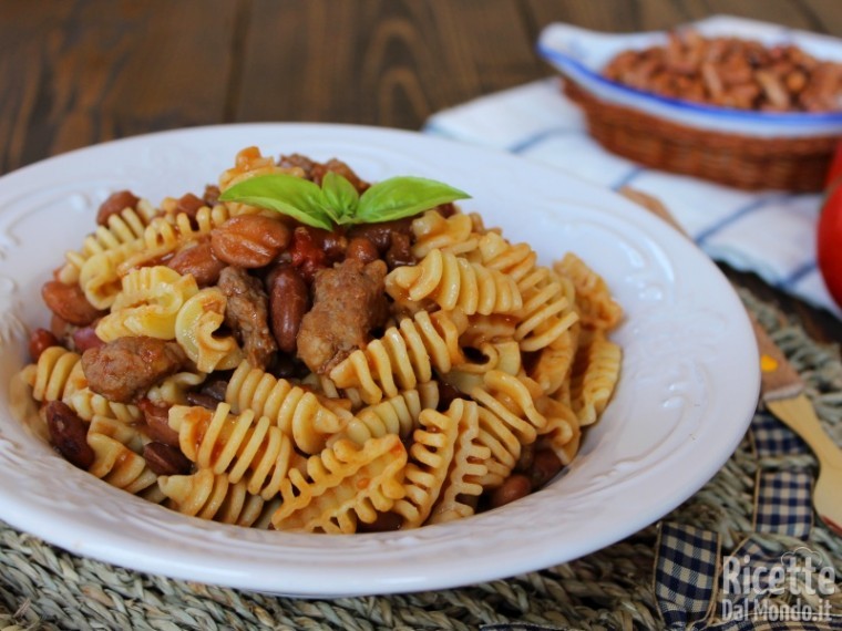 Pasta fagioli e salsiccia RicetteDalMondo.it