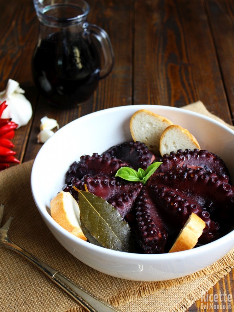 Polpo ubriaco al vino rosso