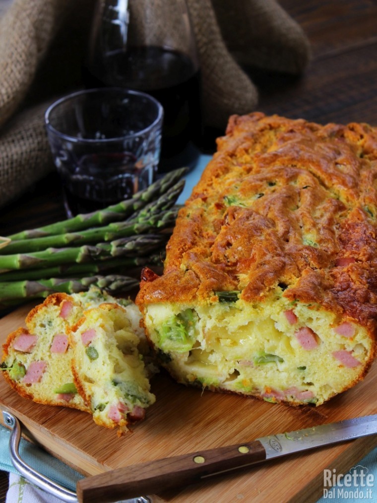 Come fare il plumcake con asparagi e prosciutto