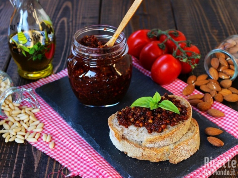 Pesto di pomodori secchi