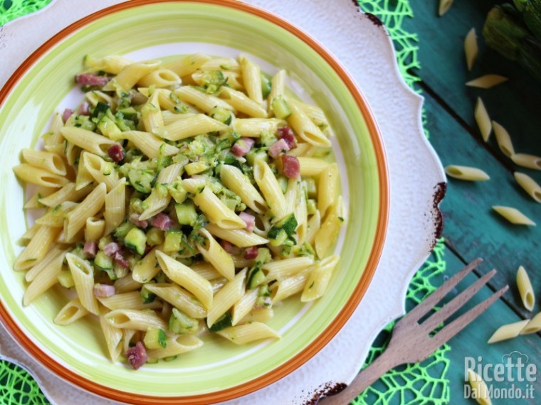 Ricetta pennette zucchine e speck