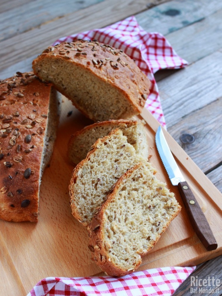 Come fare il pane ai semi misti