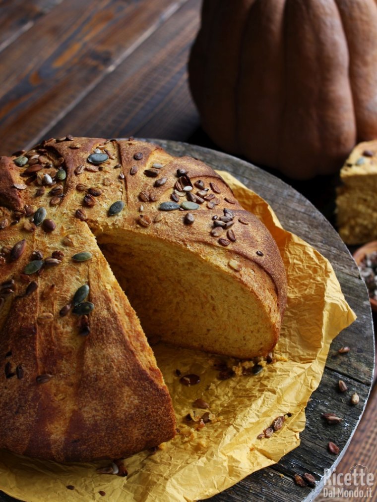 Pane alla zucca, ricetta semplice RicetteDalMondo.it