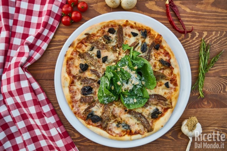 Pizza fatta in casa: vantaggi del fornetto Ferrari