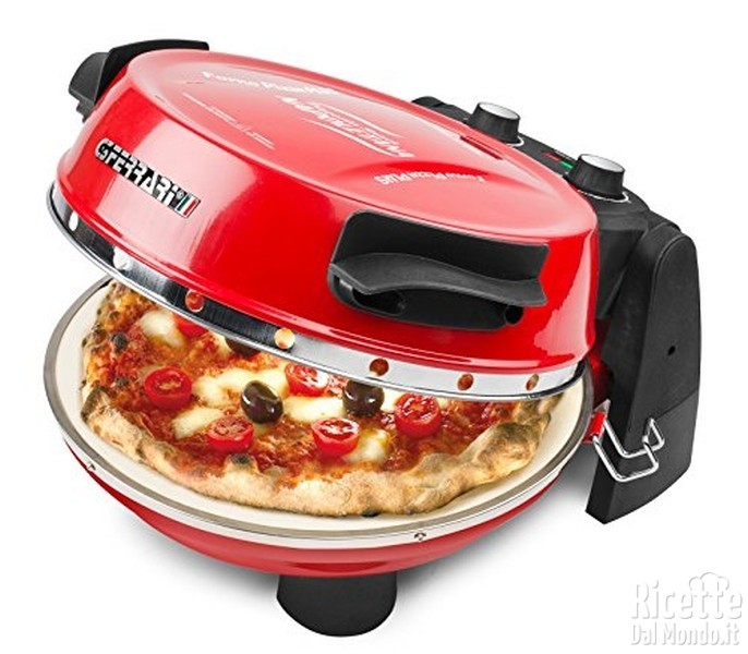 Ricetta Pizza fatta in casa: forno elettrico, a gas o fornetto Ferrari?