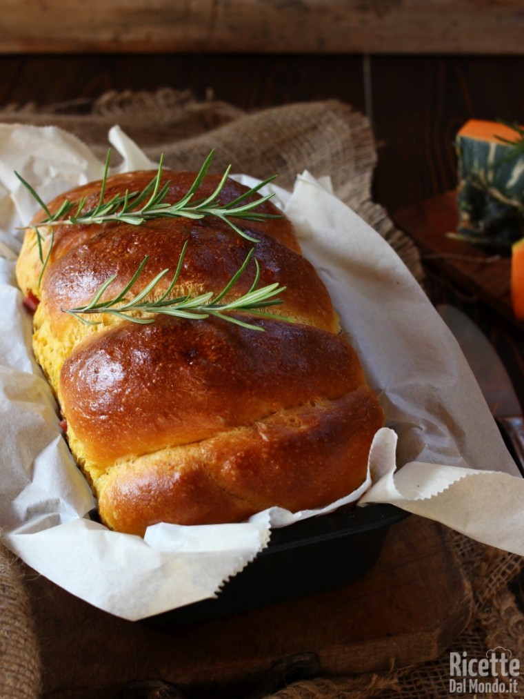 Pan brioche alla zucca salato di Halloween