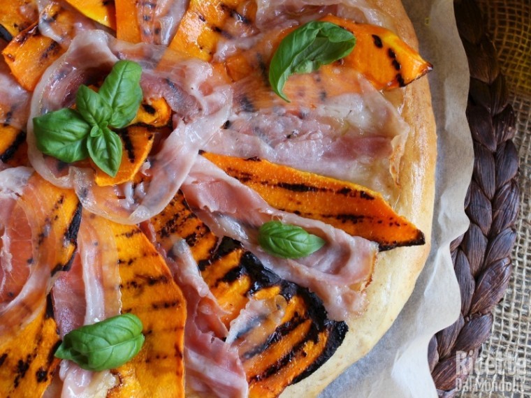 Ricetta pizza zucca e pancetta