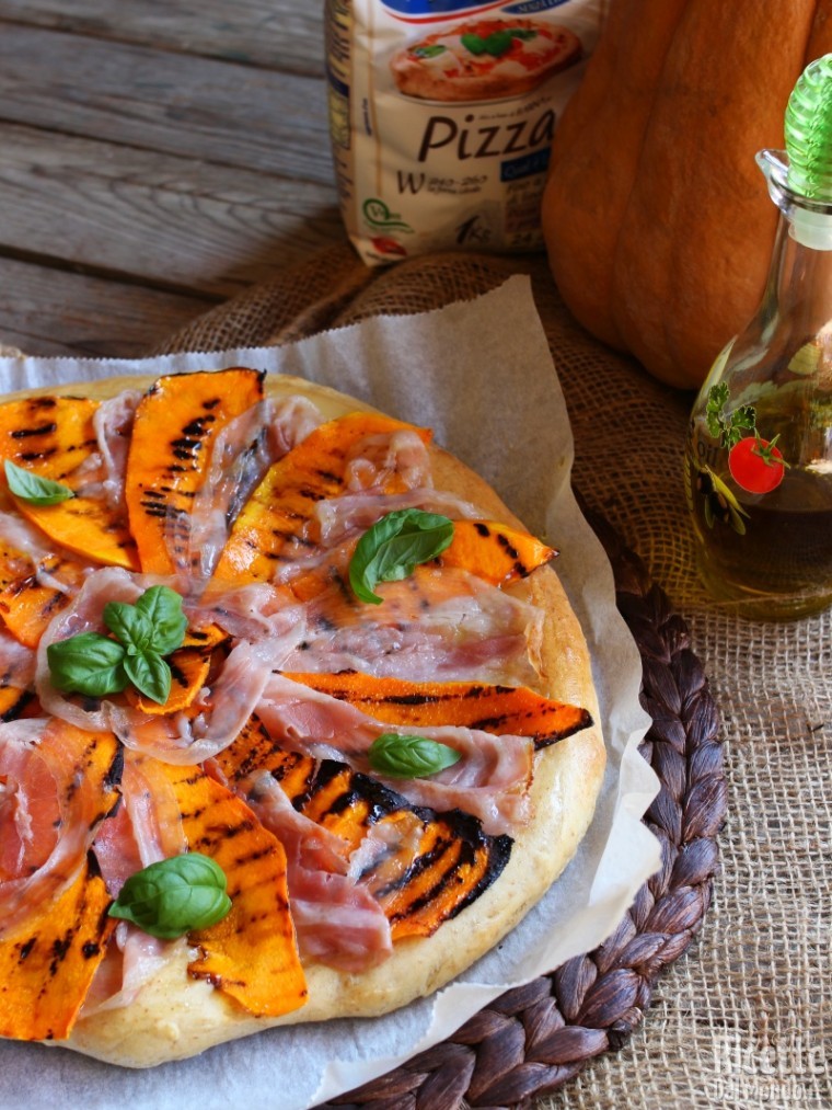 Come fare la pizza zucca e pancetta
