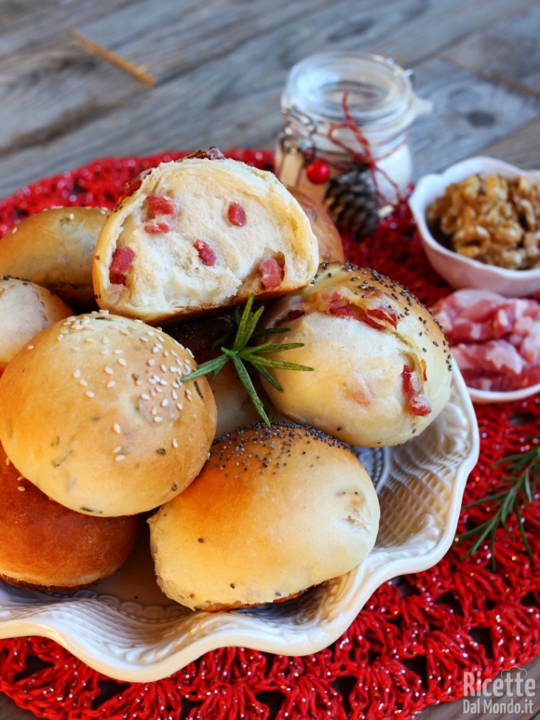 Come fare i panini morbidi delle feste
