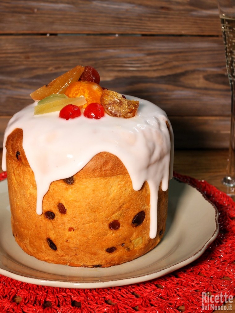 Semplice panettone farcito alla cassata