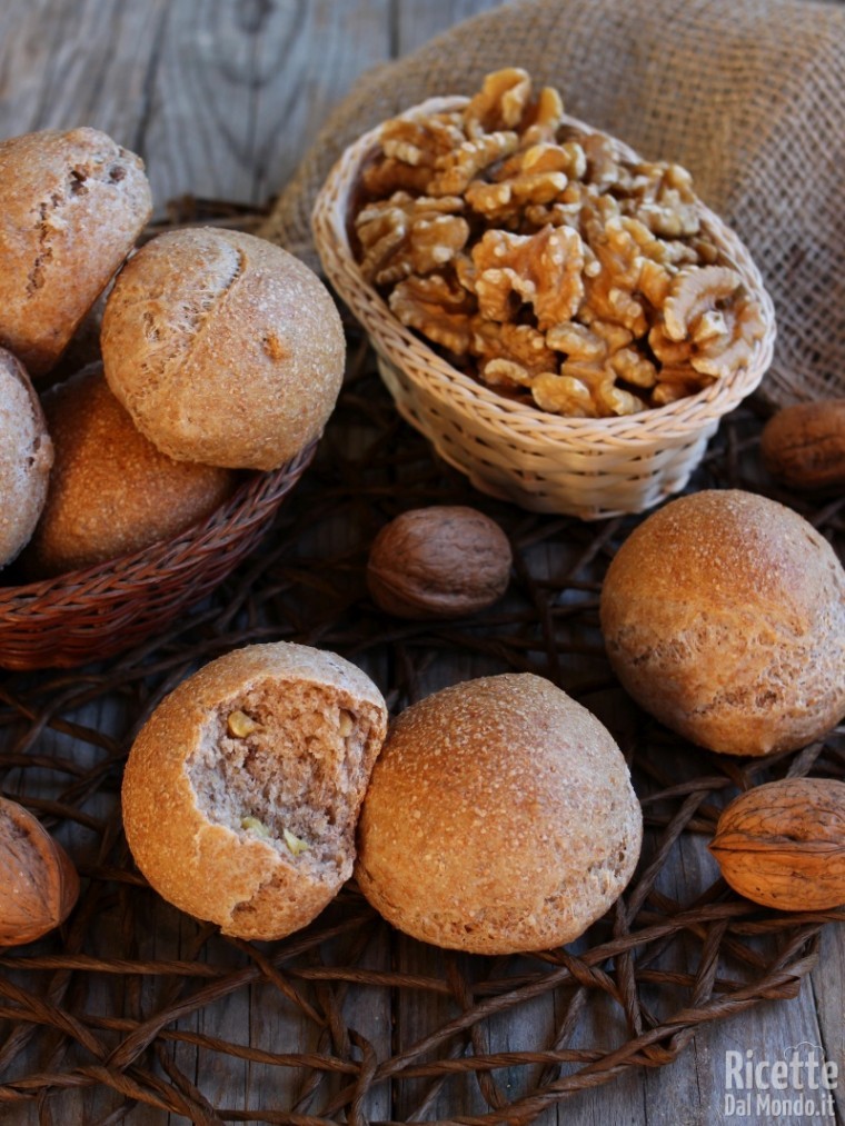 Come fare i panini integrali alle noci