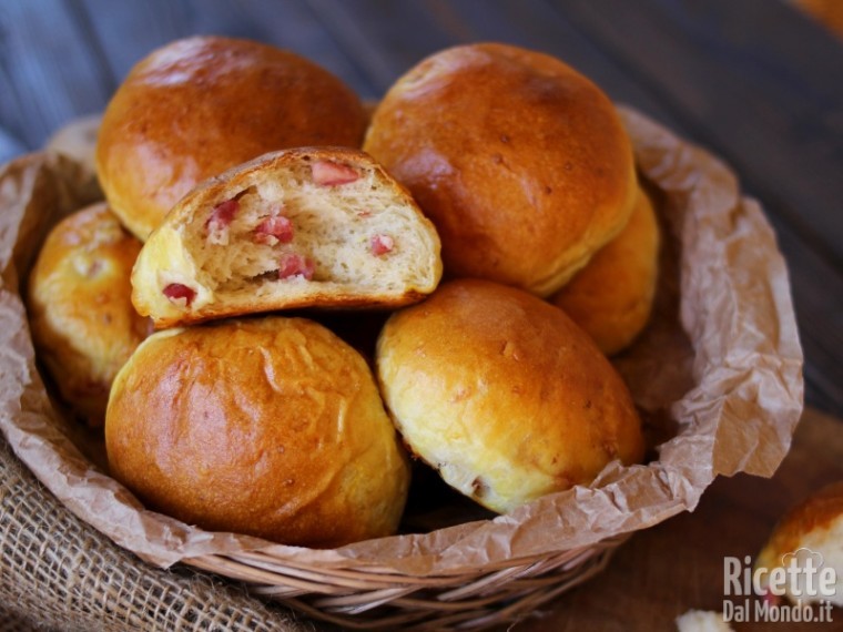 Ricetta panini soffici formaggio e bacon