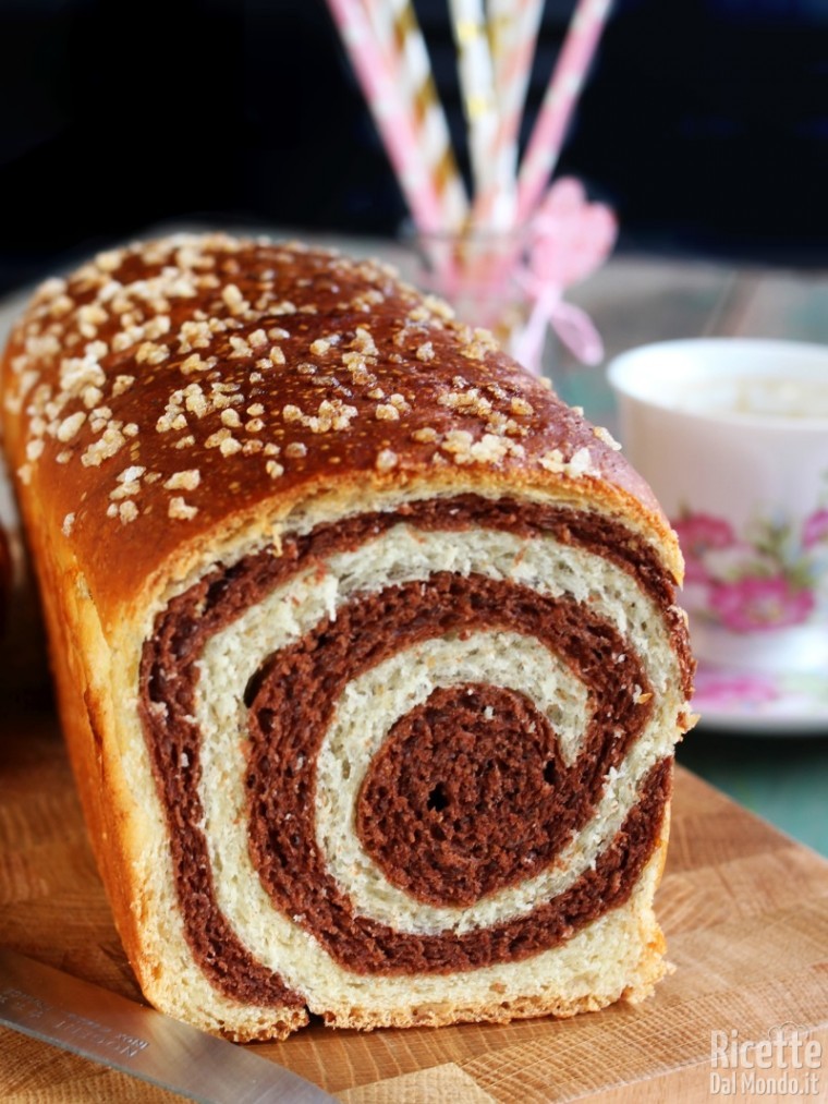 Soffice pan brioche bicolore vortice al cacao