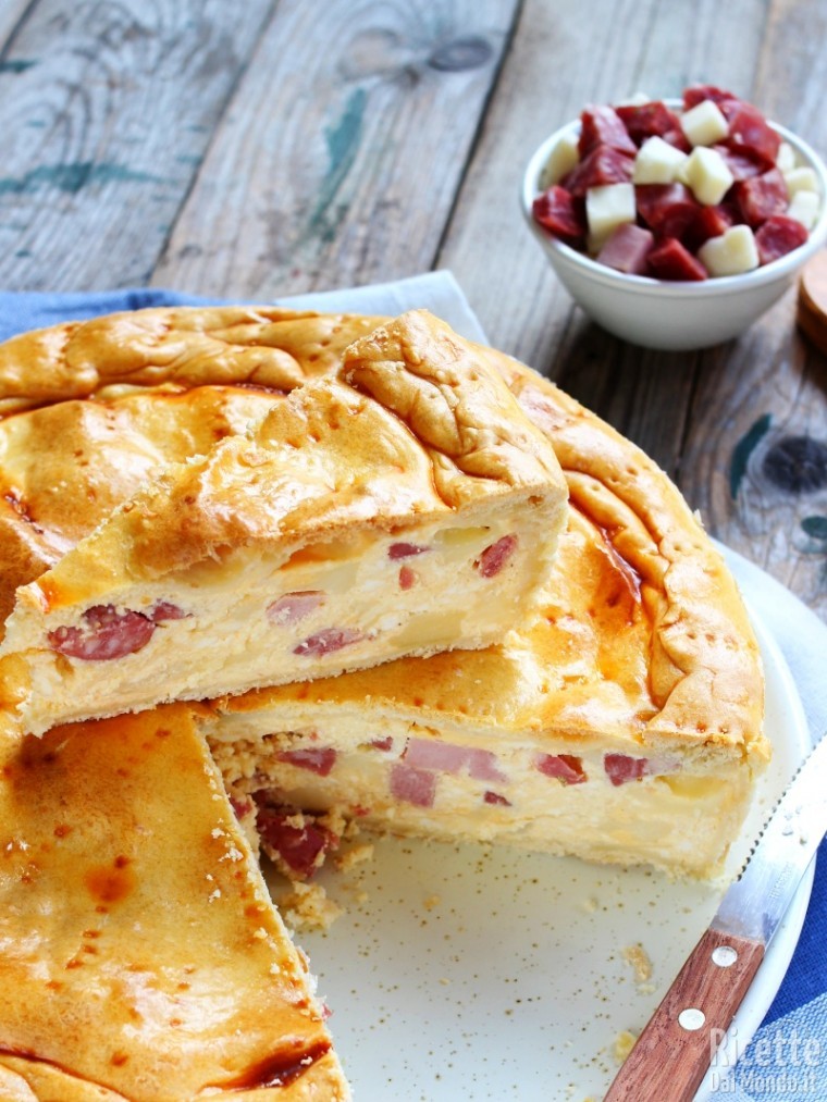Pizza piena con la ricotta di Pasqua