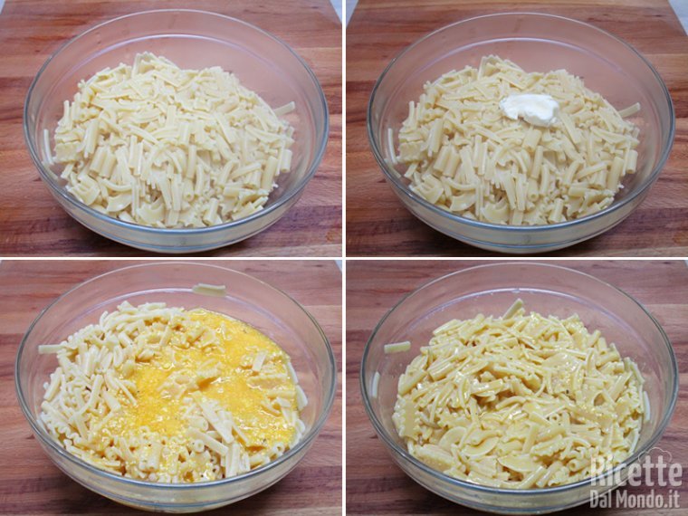 Cuocere la pasta e condirla con il battuto d'uovo