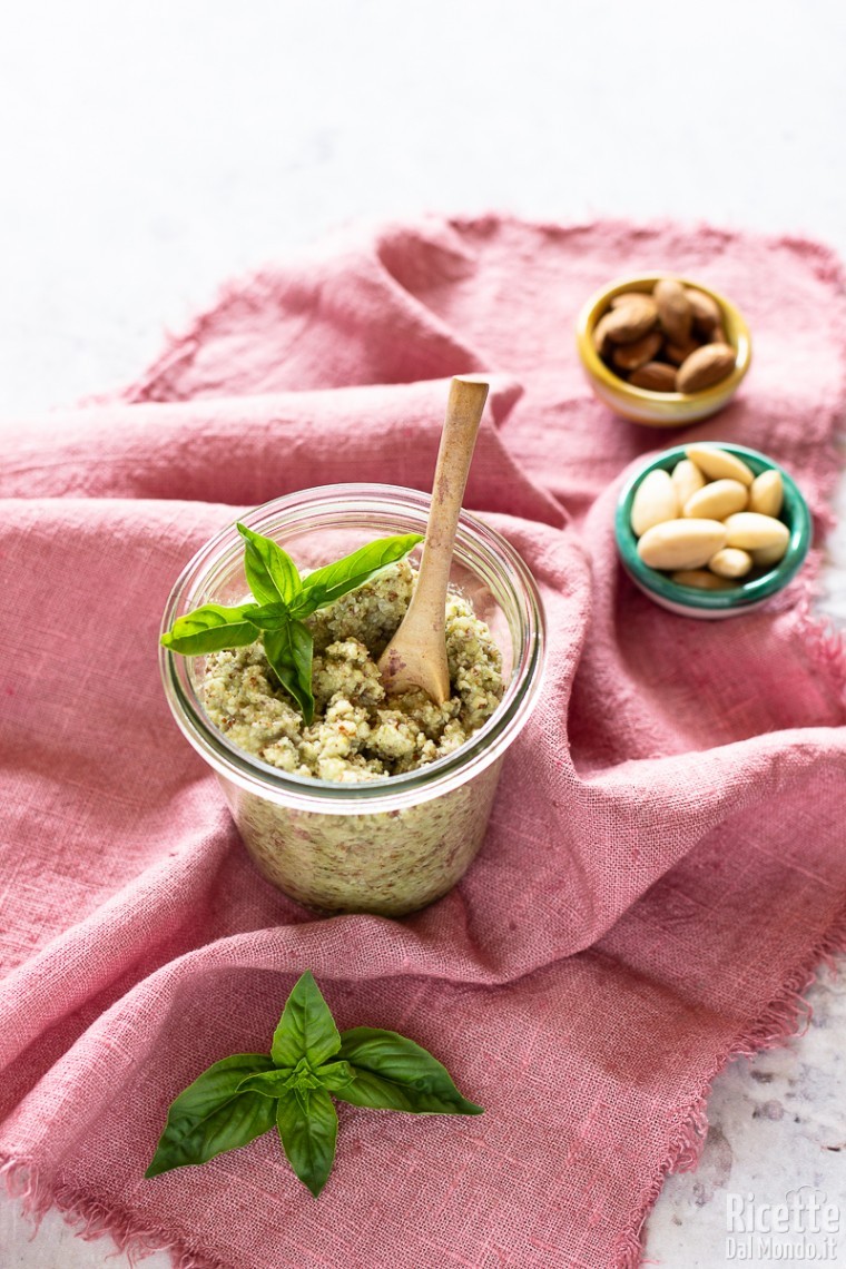 Ricetta al pesto di mandorle e basilico