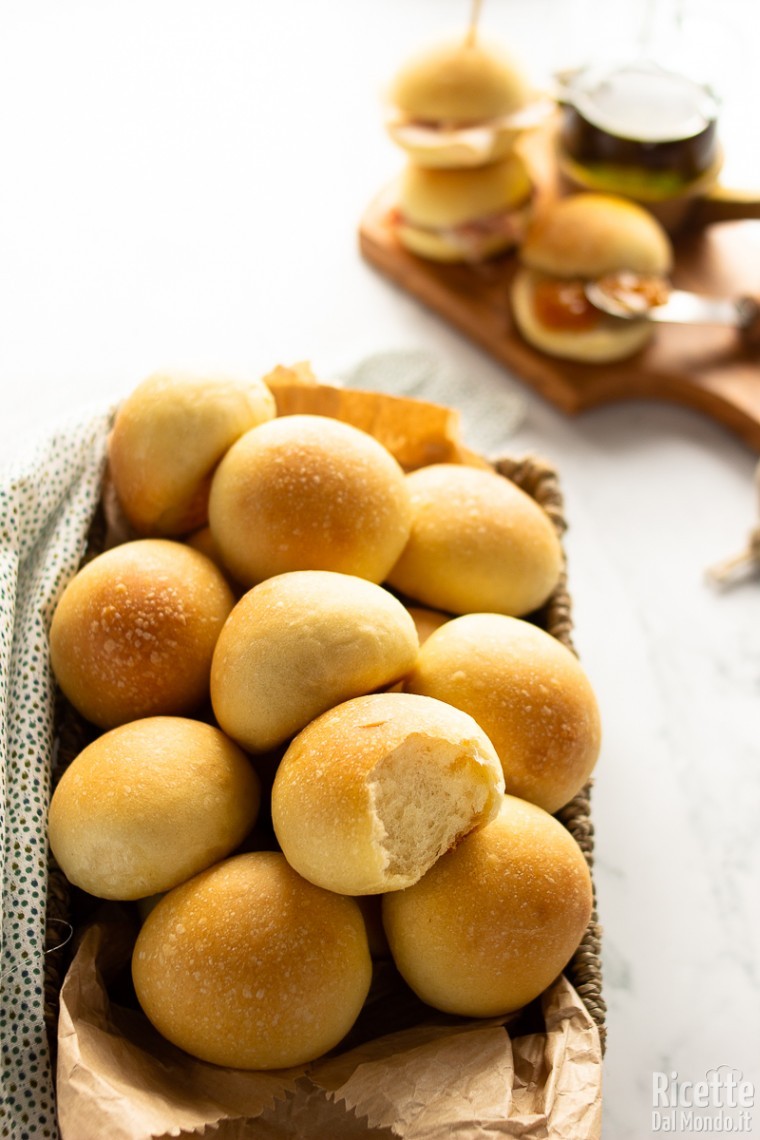 Ricetta panini all'olio delle feste