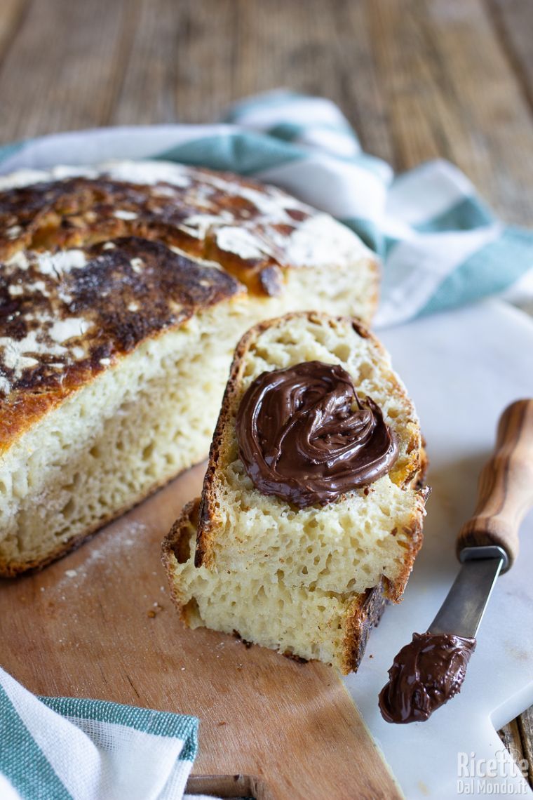 pane in pentola con lievito madre semplice e veloce