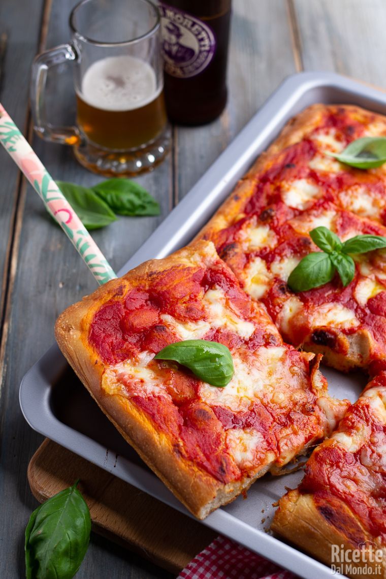 Ricetta pizza focaccia morbida e filante