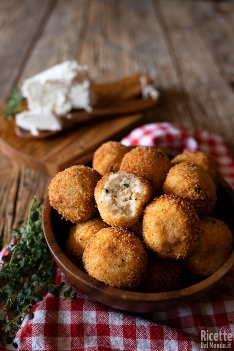 Come fare le polpette di ricotta fritte al limone