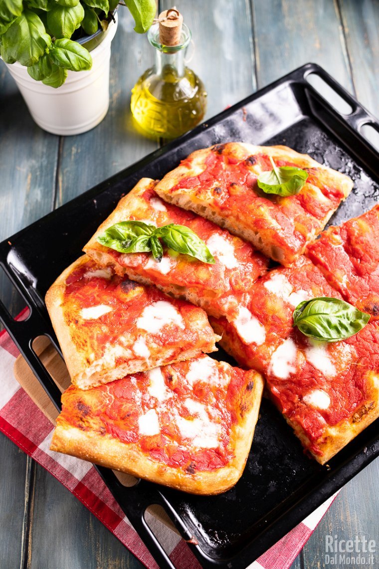 Ricetta pizza in teglia con lievito madre
