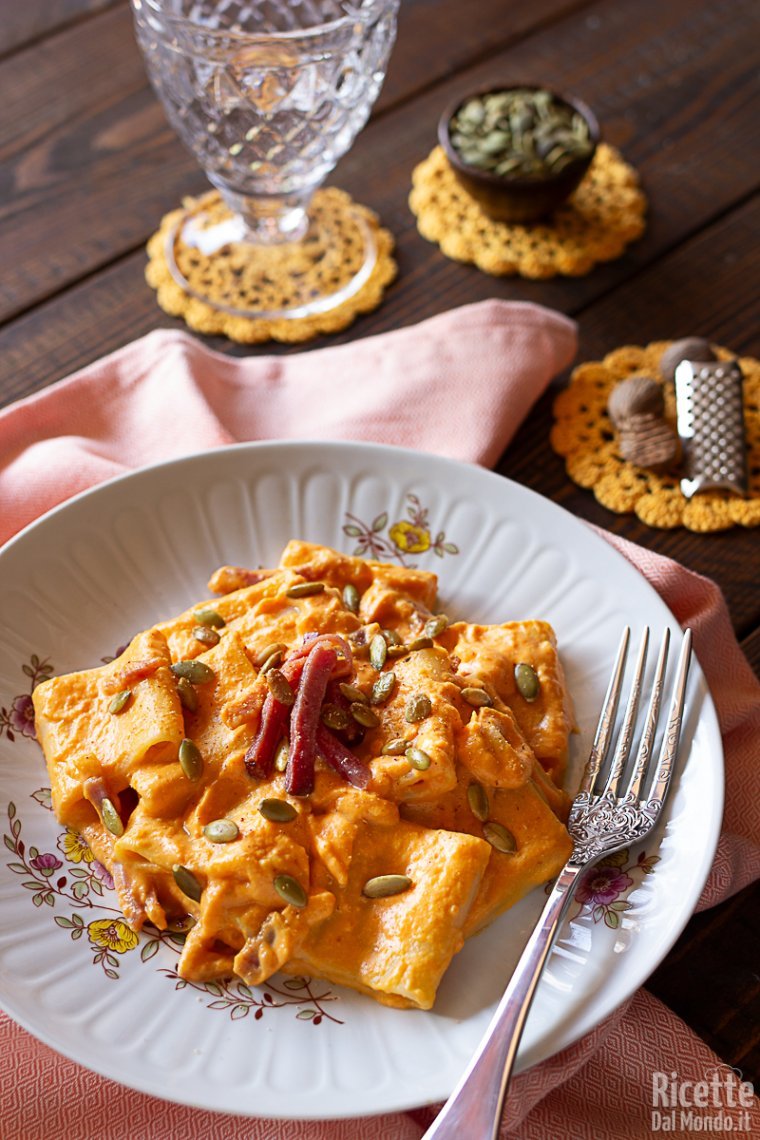 Ricetta paccheri con crema di zucca e speck
