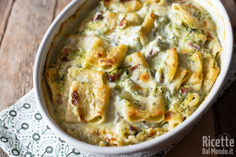 Pasta con zucchine e speck al forno in bianco!