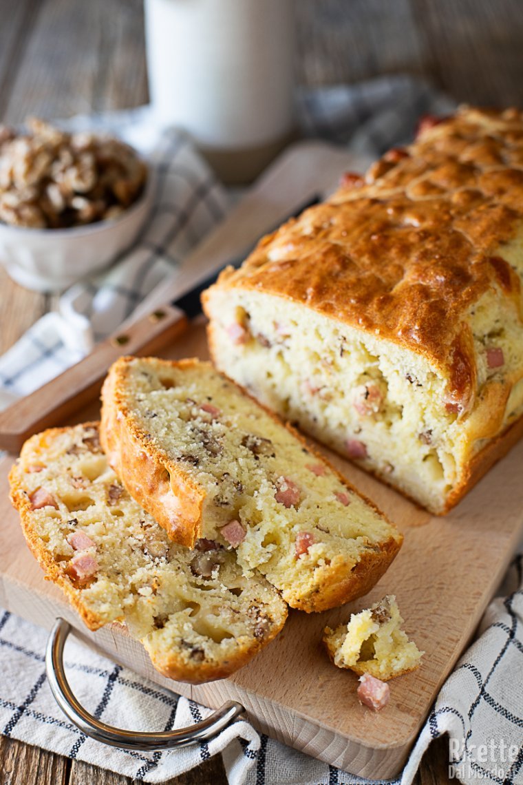 Ricetta plumcake salato con prosciutto, provola e noci