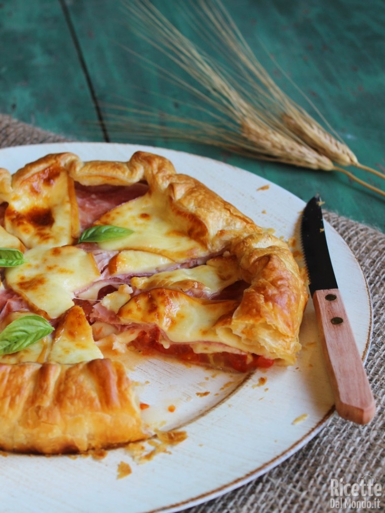 Come fare la quiche con pomodoro prosciutto e provola