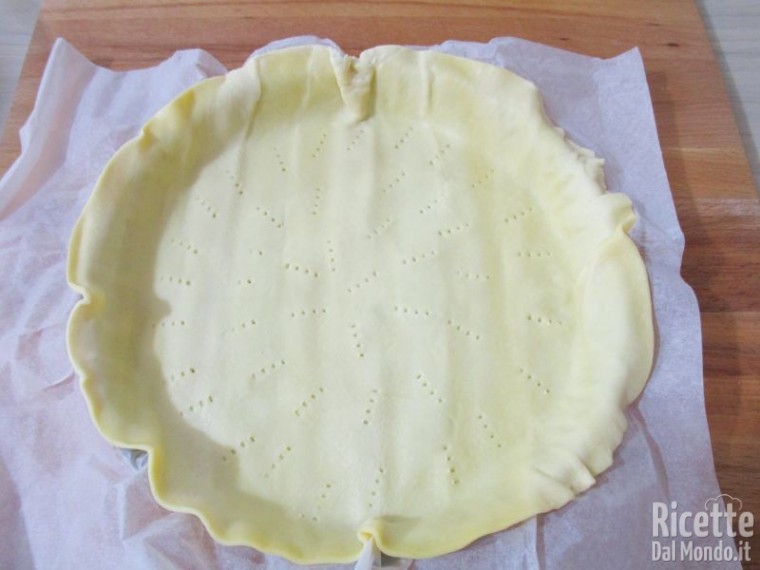 Torta salata zucchine e mortadella 7